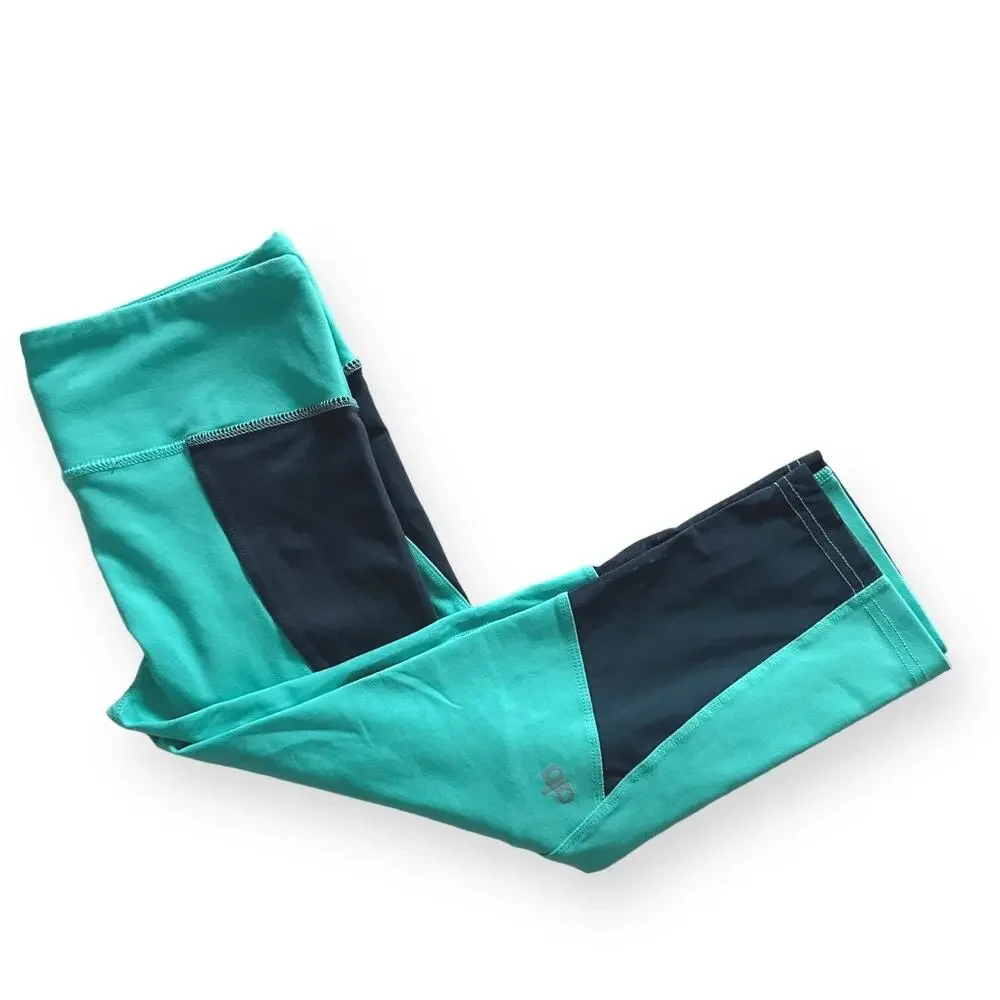 ALO YOGA StretchFlex Illusion Capri Leggings Green Anti Bacterial Active Small